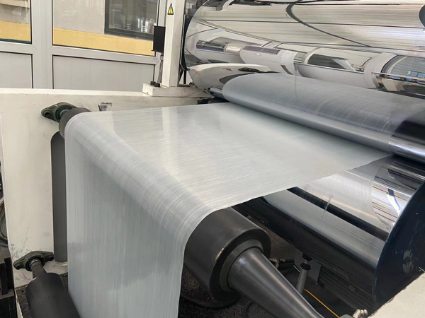 CFRT預(yu)浸帶樹脂與纖維(wéi)相互熔融的緊密(mì)度影響物理性能(neng)